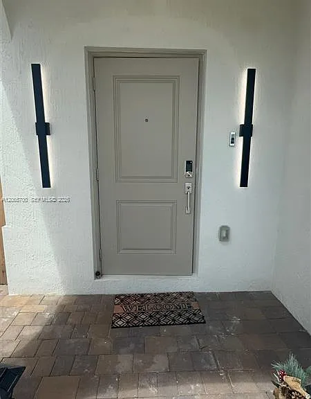 2619 SE 24th Pl — Photo 2