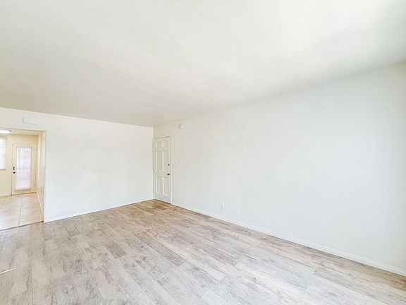 4th image of 4680-4682 Orange Ave #4680D