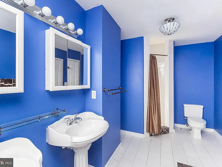 2205 E Baltimore St — Photo 36