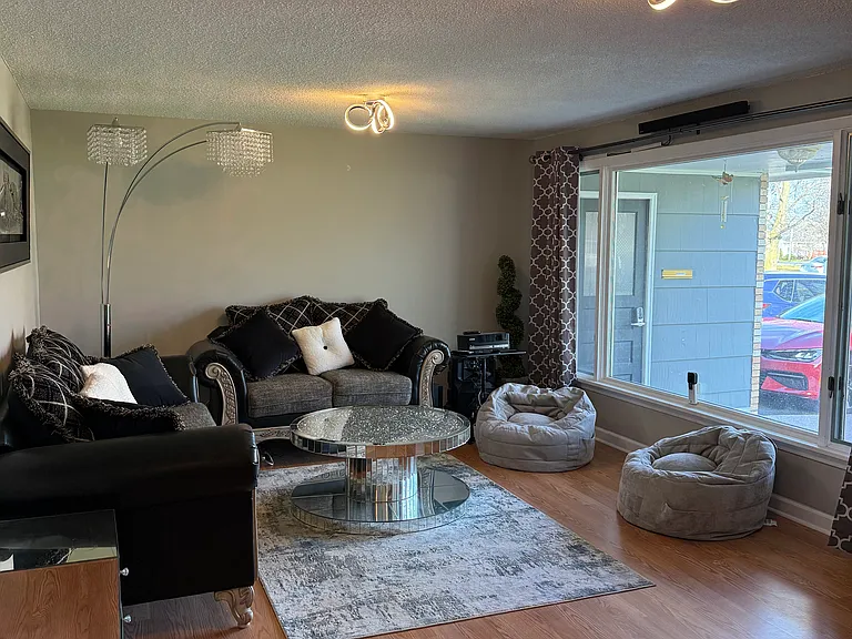 7 Noel Dr — Photo 2