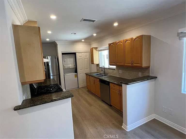 517 Concord St — Photo 10