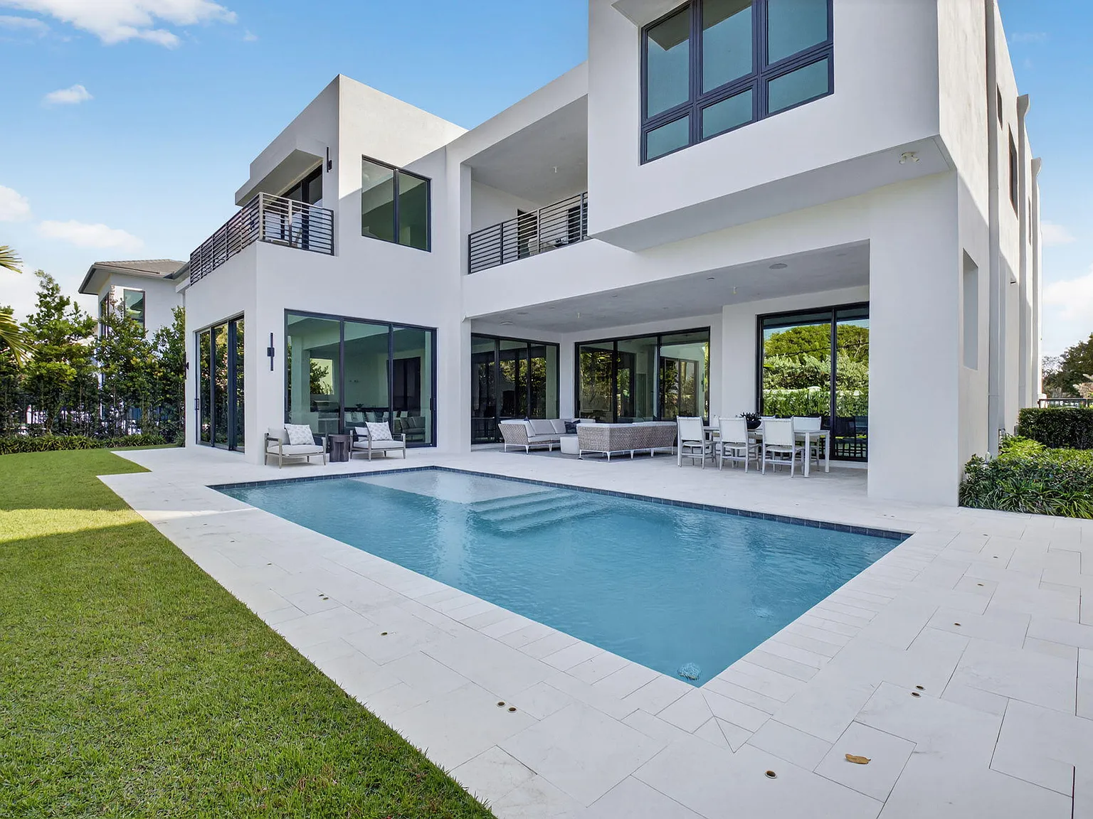 5 bed, 5.5 bath, 5124 sqft, $32,500 — Photo 4
