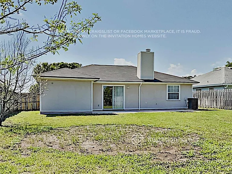 2463 Twin Springs Dr N — Photo 15