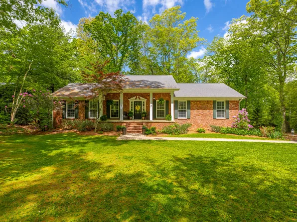 904 Glamis Cir, Signal Mountain, TN 37377