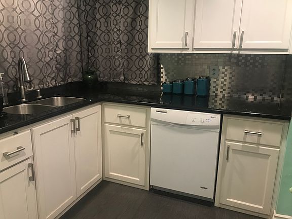 4th image of 1480 E Marshall Blvd APT 26