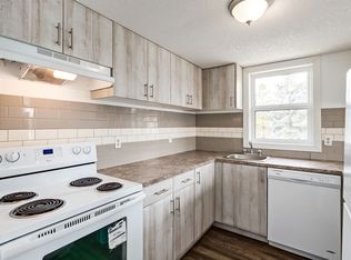 939 Bracewood Dr SW #1005, Calgary, AB T2W3M4