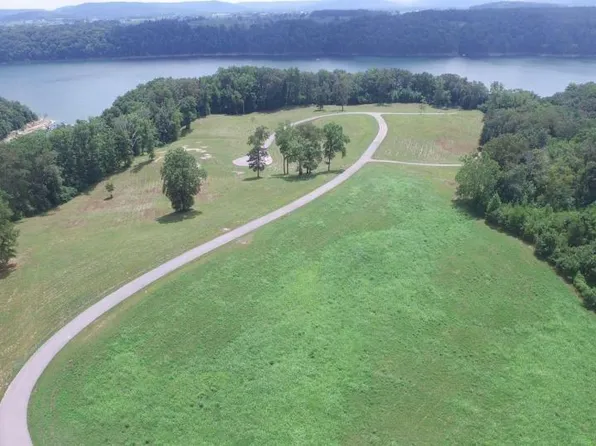 25 Kimber Dr, Nancy, KY 42544