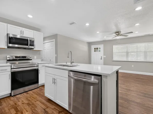 25405 Colmar Ave, Mount Plymouth, FL 32776