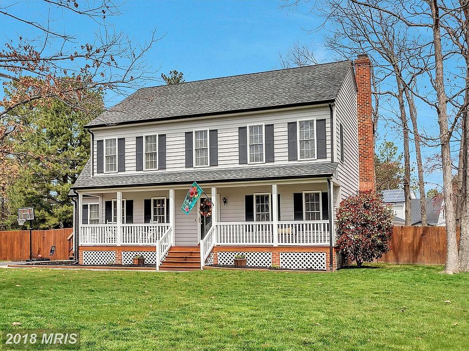 Welcome Home to 3014 Warren Terrace!