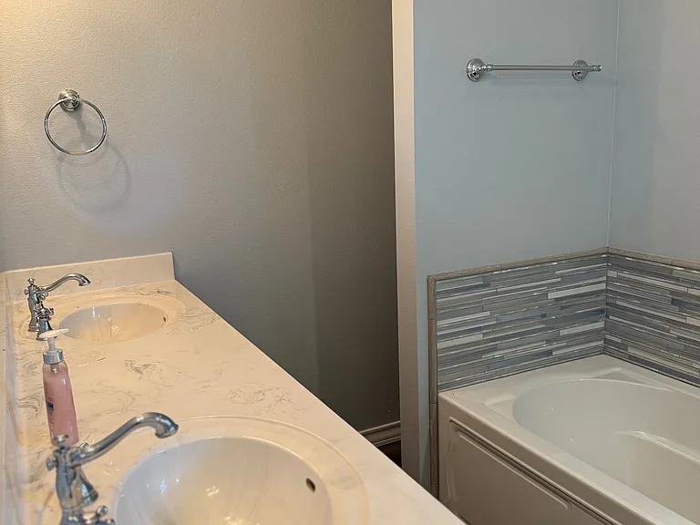 517 FM 473 — Photo 10