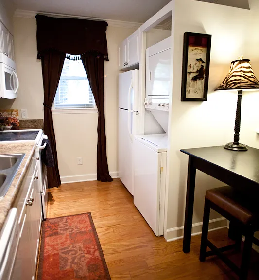1513 E Franklin St #111 — Photo 5