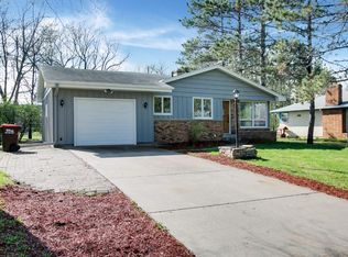 1963 Barclay St, Saint Paul, MN 55109