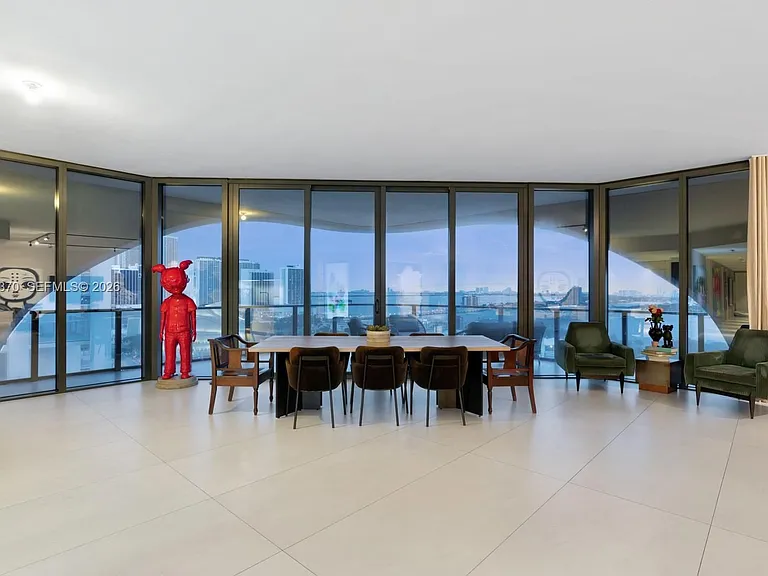 1000 Biscayne Blvd #1702 — Photo 2