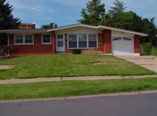 1445 Wadsworth Dr, Florissant, MO 63031