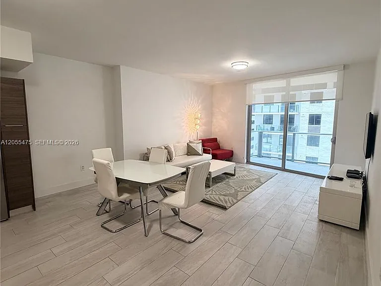 1010 SW 2nd Ave #707 — Photo 2