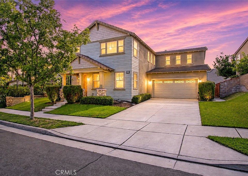 1st image of 25050 Cliffrose St