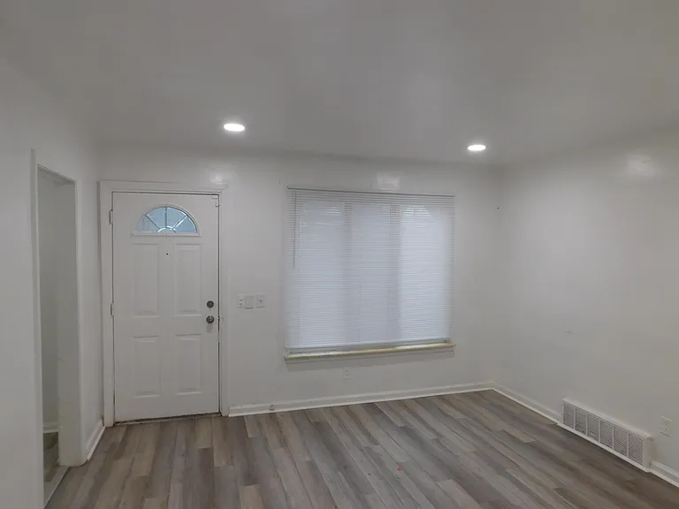 6490 Stahelin Ave — Photo 5