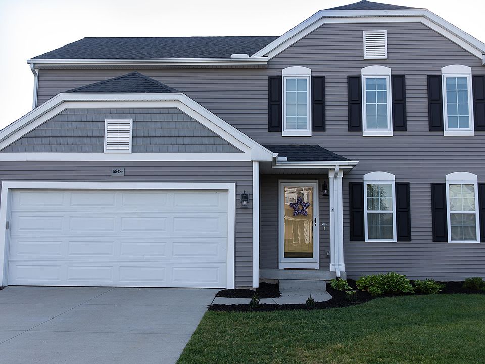 1st image of 58426 Silvergrass Dr