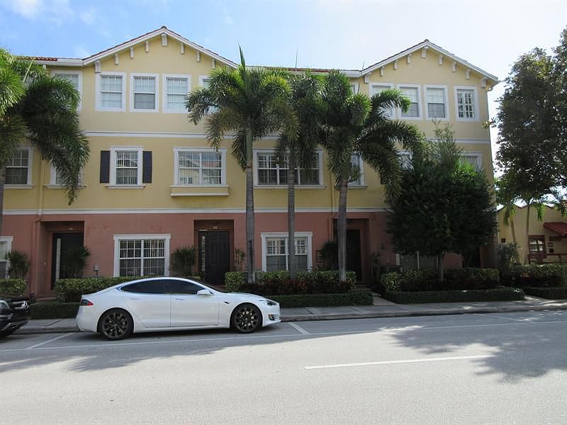 1st image of 295 NE 5th Ave #24