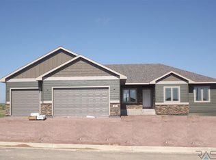 505 S Heritage Rd, Brandon, SD 57005