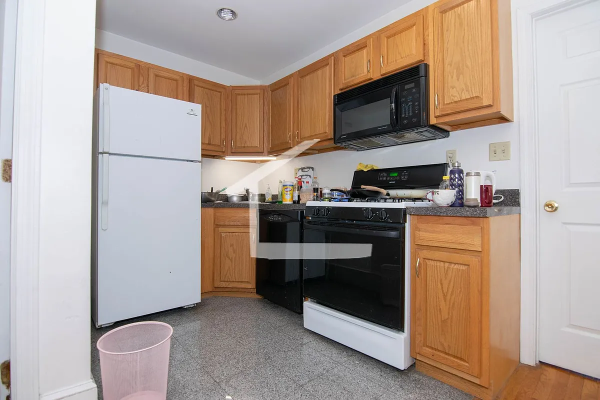 Building Photo - 1254 Commonwealth Ave #19