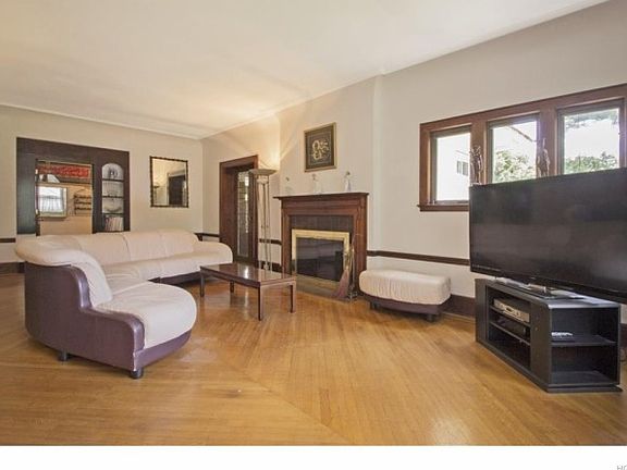 5th image of 22 New York Ave S