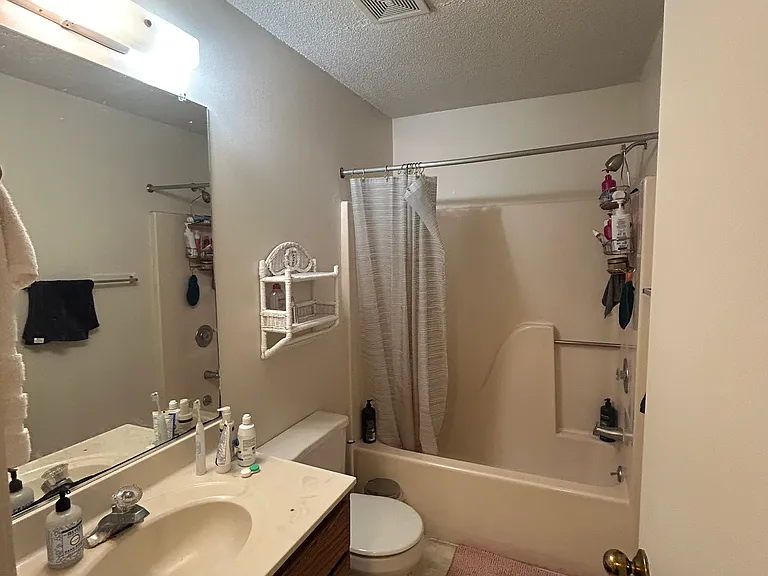 757 N Maple Rd — Photo 5