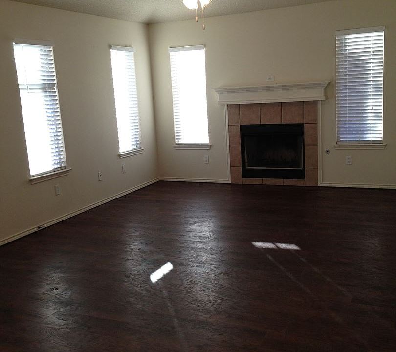 2nd image of 3206 110th St Unit B