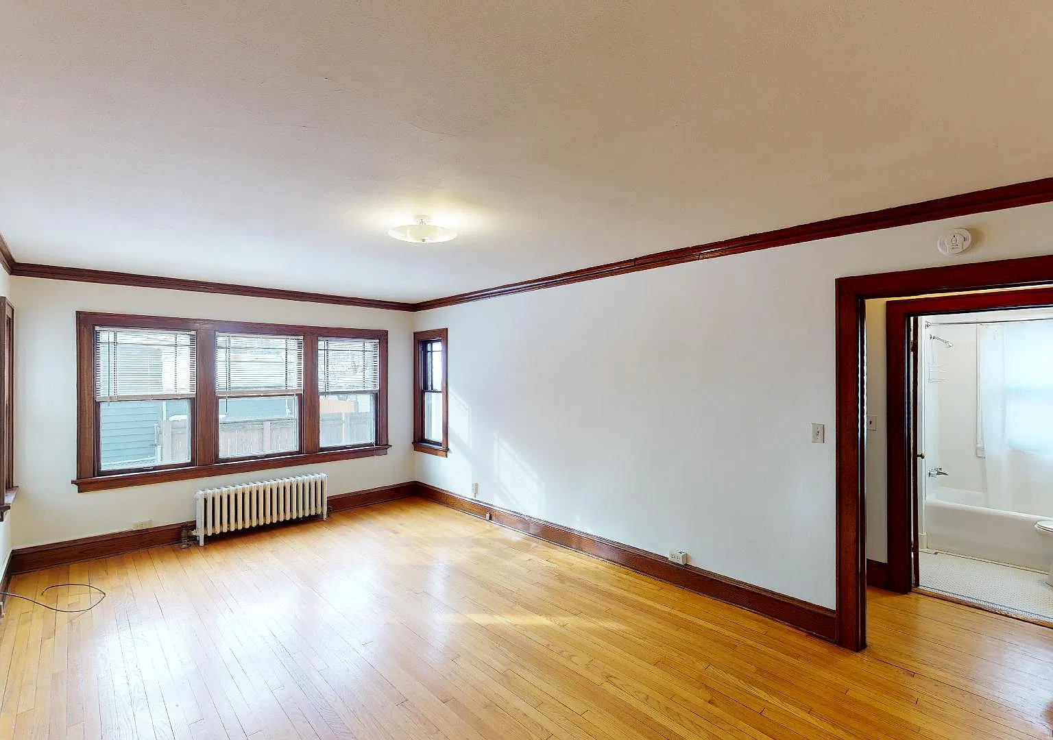 1 bed, 1.0 bath, 650 sqft, $1,390 — Photo 2