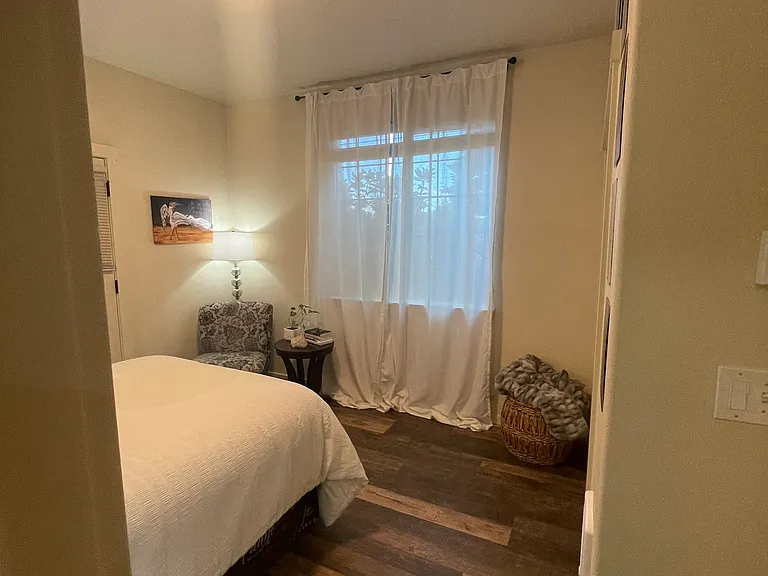 819 NW Wheelock Pl #819 — Photo 42