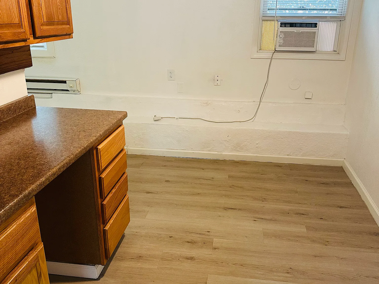 Studio, 1.5 bath, 200 sqft, $1,000 — Photo 3