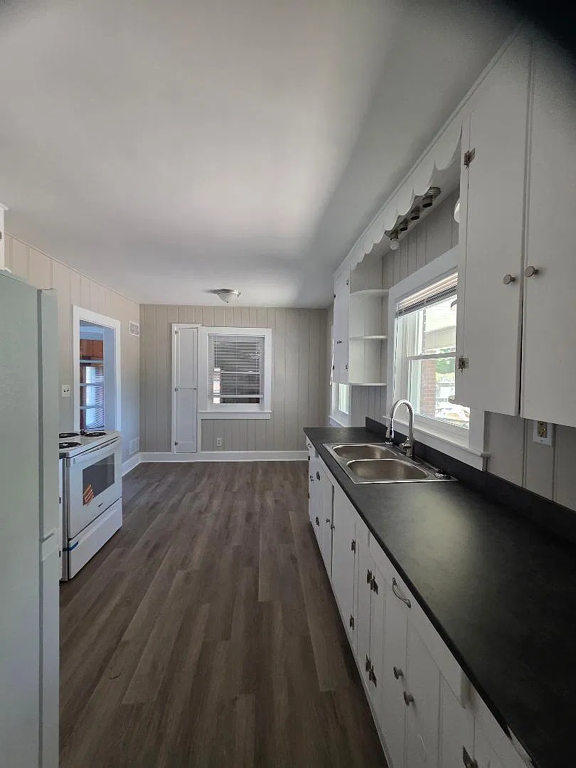2619 S Memorial Dr — Photo 3