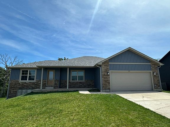 2nd image of 165 Mesa Dr
