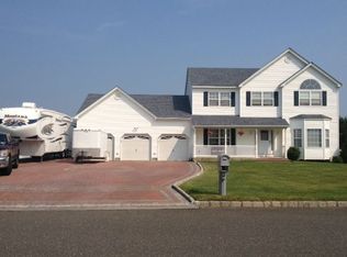 41 Deer Ln, Manorville, NY 11949