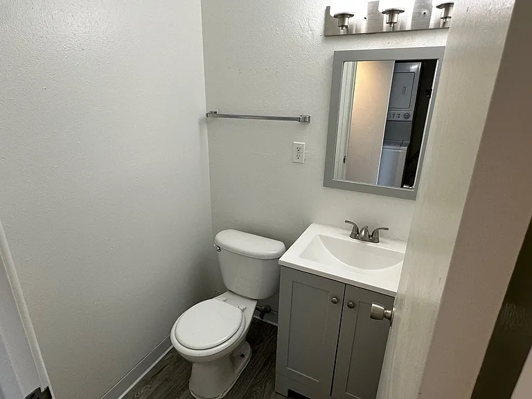 Academy Heights Apartments — Photo 24