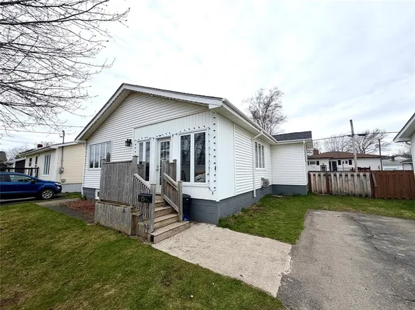 25 St Stephens Street, Stephenville, NL A2N1L5