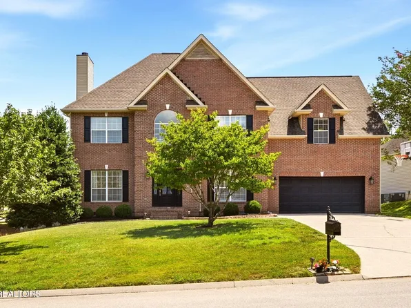 2040 Saint Gregorys Ct, Knoxville, TN 37931