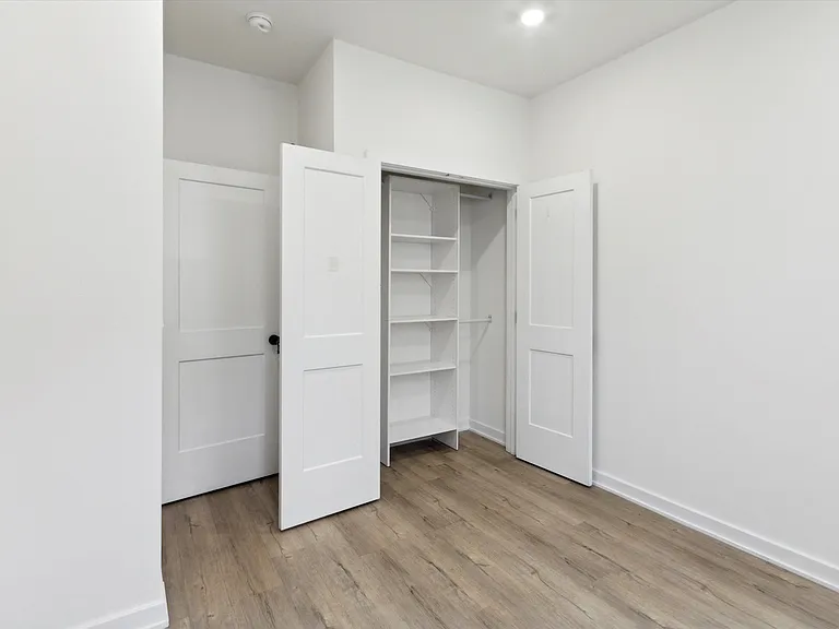 1533 N Sydenham St #A — Photo 11