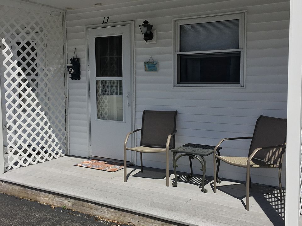 1st image of 19 E Grand Ave #13