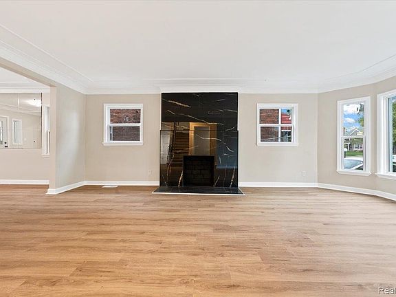 5th image of 18411 Santa Barbara Dr