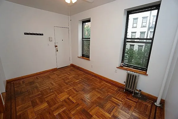 Rented by Universal Realty Group | media 22