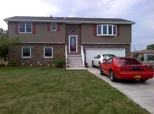 6926 Walmore Rd, Niagara Falls, NY 14304