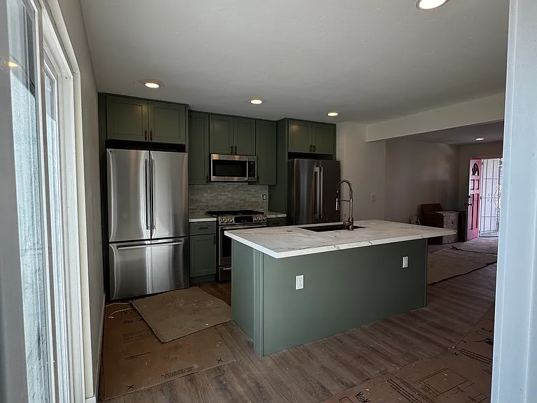 4920 Rockford Dr — Photo 2