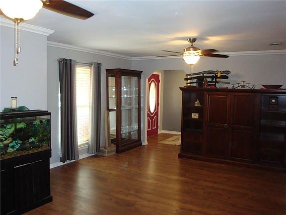 4th image of 3818 Twin Creek Dr