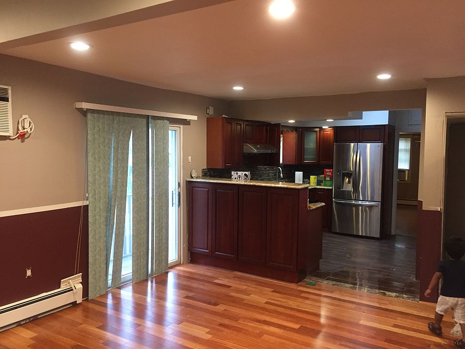 1st image of 410 Crystal Ave
