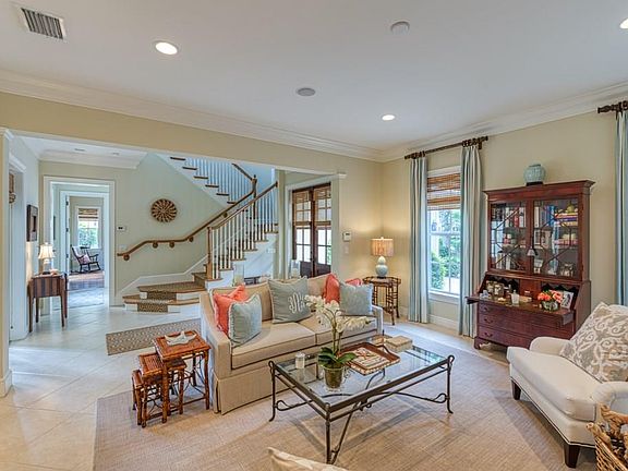 4th image of 202 Coconut Creek Ct