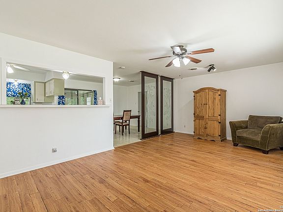 5th image of 4726 HOLLYRIDGE DR