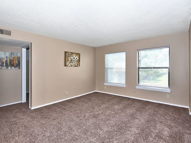 411 W K Pl — Photo 21