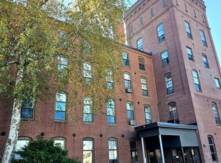 156 Front St APT 102, Exeter, NH 03833