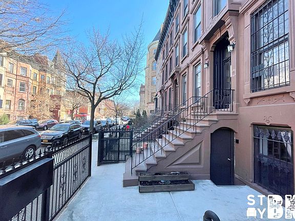 2nd image of 135 Hancock St #3B